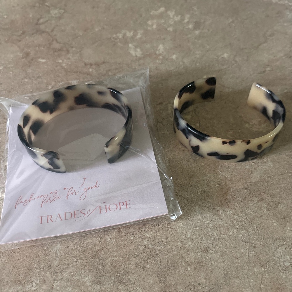 Cuff Bracelet with tortoiseshell design